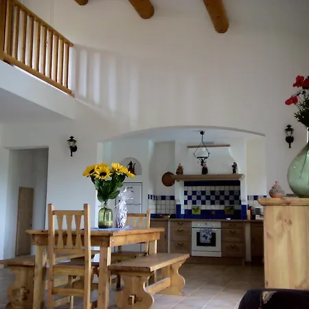 Emmanuelle A Banon, Provence Villa *